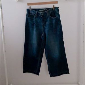 Universal Thread wide legged jeans